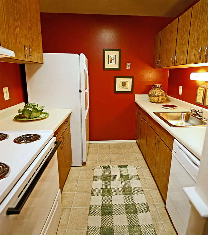 White Kitchen Appliances at Windbrooke Apartments, Glen Burnie, 21061